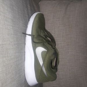 NIKE shoes: Green Tannin Casual Sneakers